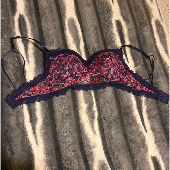 This is a push up bra by rue 21. - Picture 4 of 4